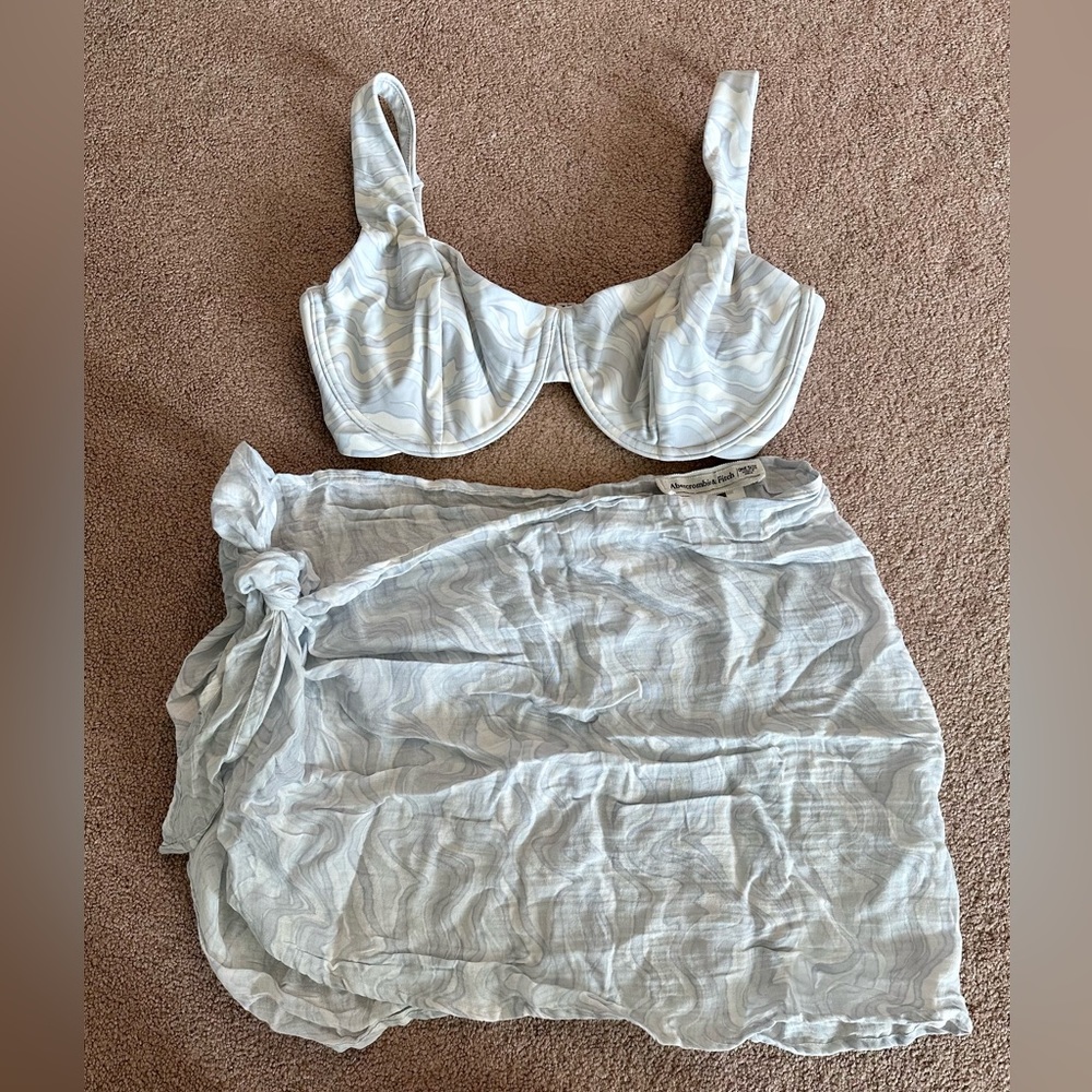 Abercrombie Curve Love Bikini Top & Matching Sarong